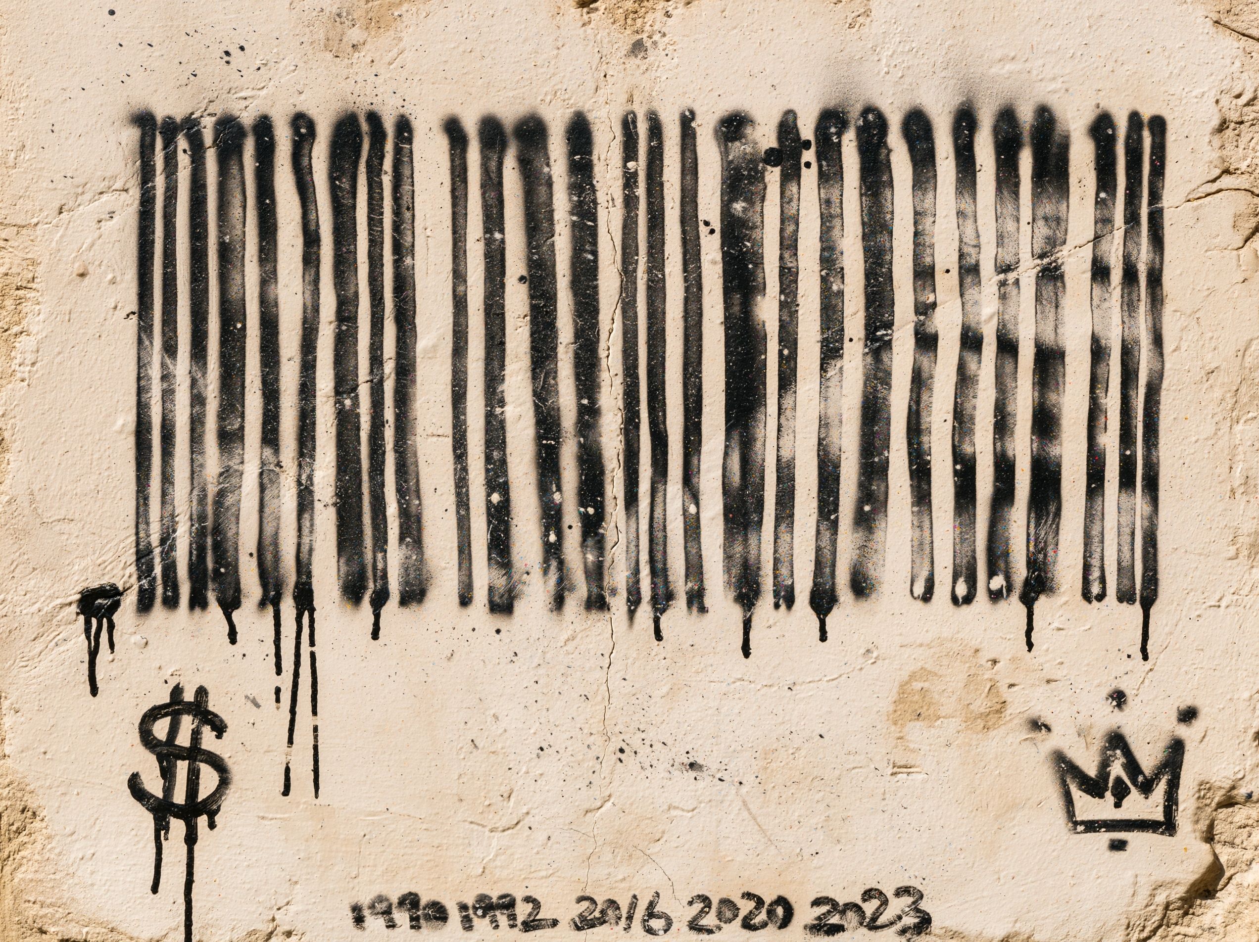 Esta es una pared de yeso beige minimalista con un enorme código de barras negro que simboliza la decadencia urbana y el anti-capitalismo