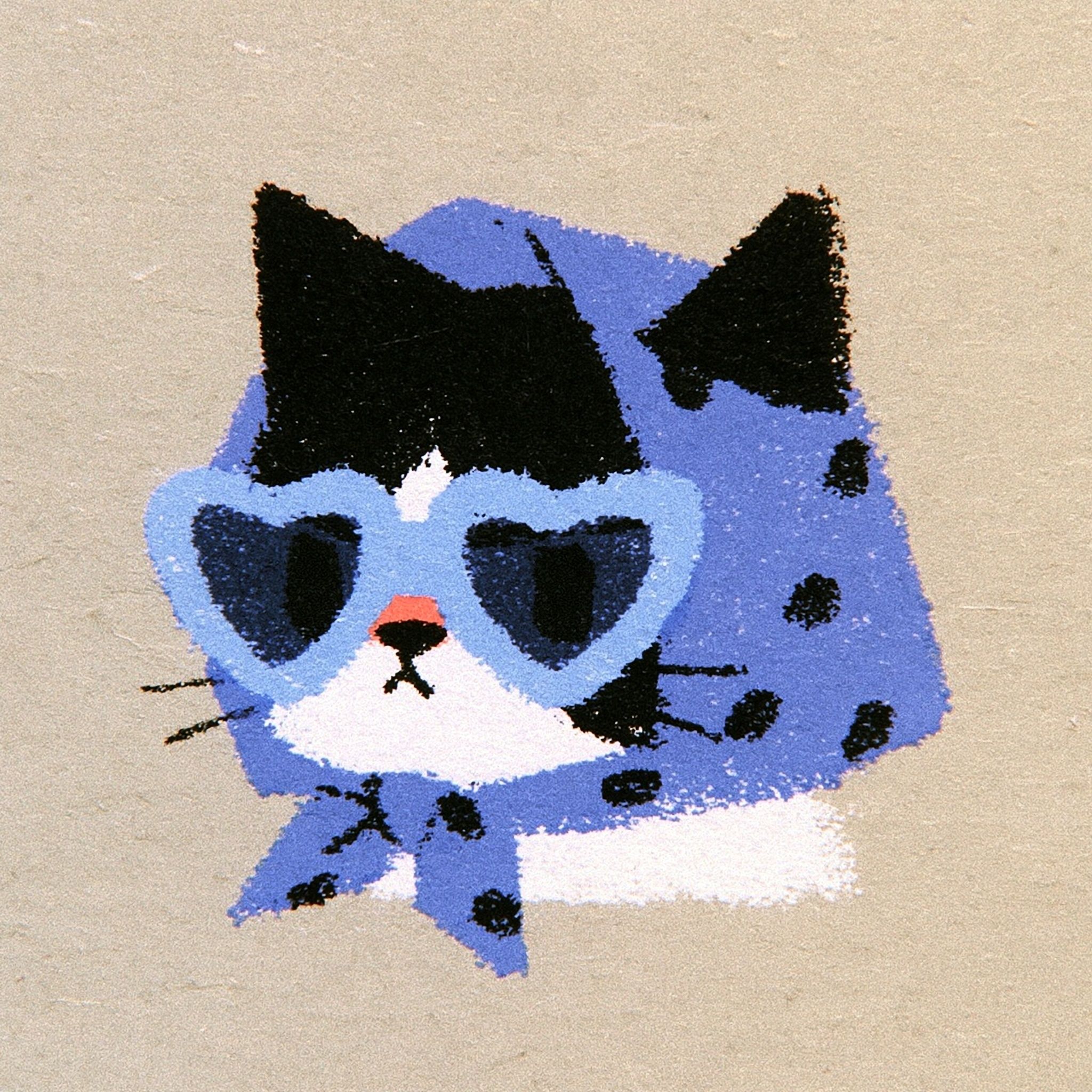 Ilustración a mano de un gato blanco y negro con pañuelo púrpura de lunares y gafas de sol azules en forma de corazón